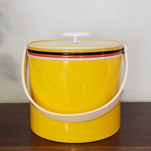 Vintage Georges Briard MCM Yellow Vinyl Ice Bucket with Handle and Lid